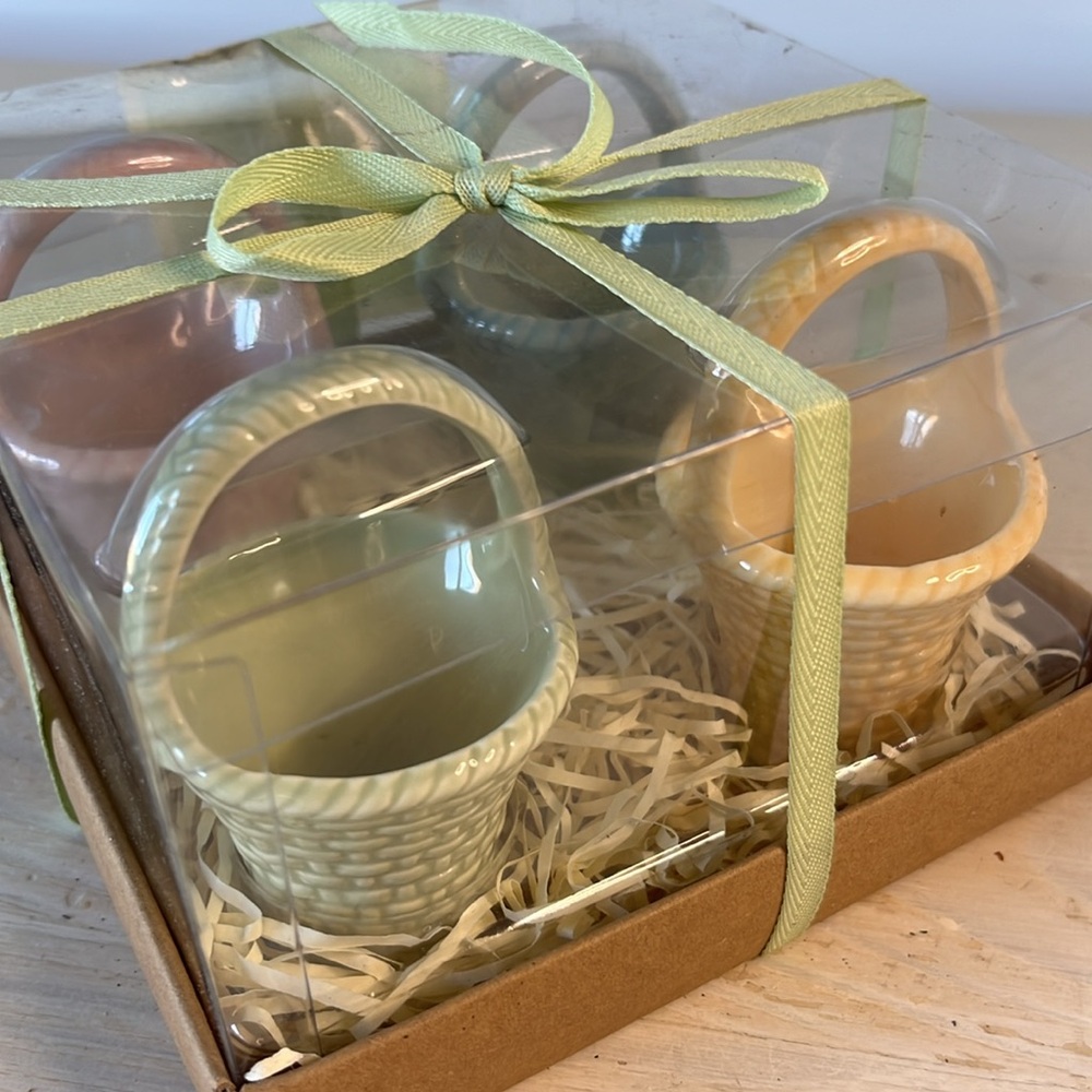 Vintage 90s Hallmark set of 4 mini spring baskets pastel in box approx 3”